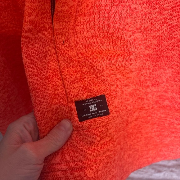 DC Vibrant  Knit Top medium - Picture 3 of 6